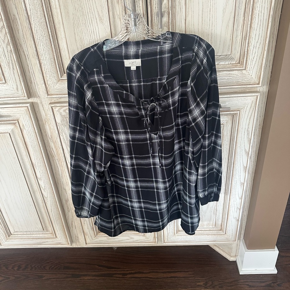 LOFT outlet black and white plaid v-neck, oversized  blouse